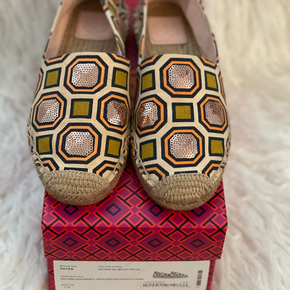 Authentic Tory Burch flats.